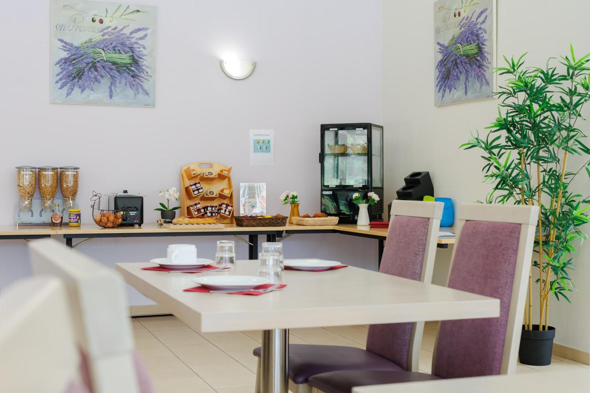 Residhotel Residence Pont Du Gard Remoulins Εξωτερικό φωτογραφία